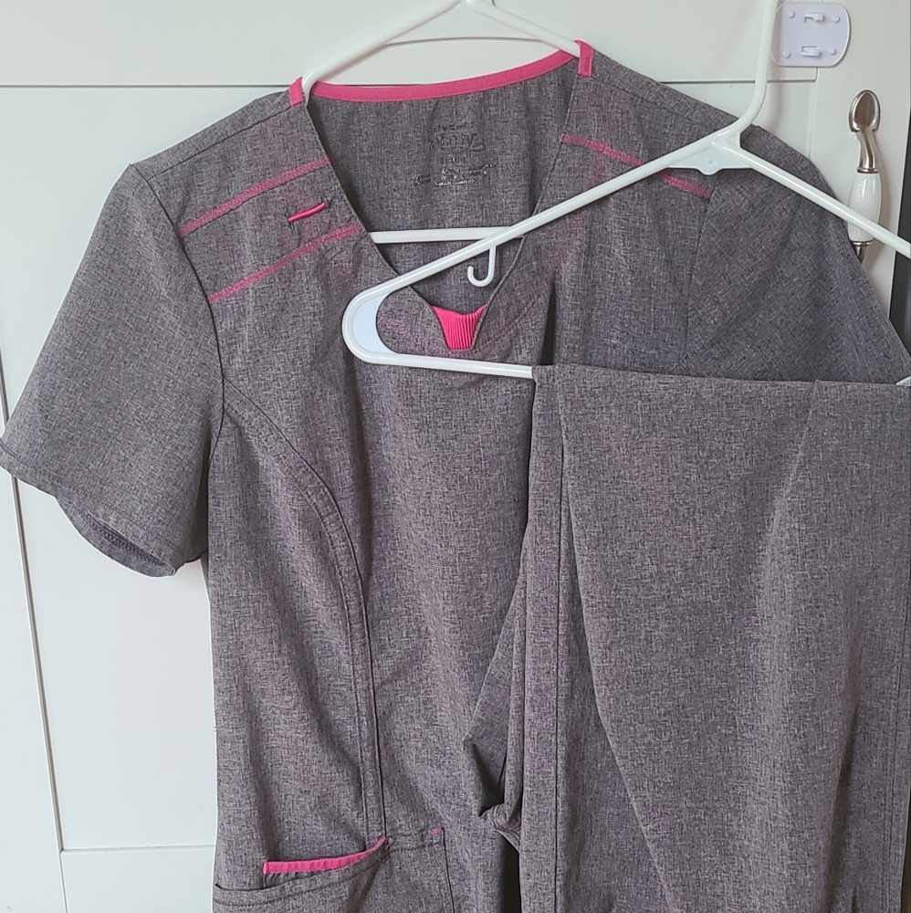 Cherokee infinity scrub SET, Size SMALL